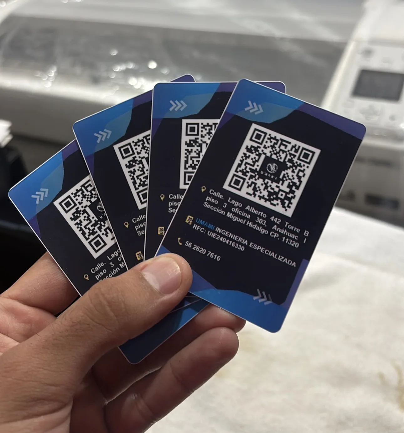 Tarjetas PVC con código QR UMAMI